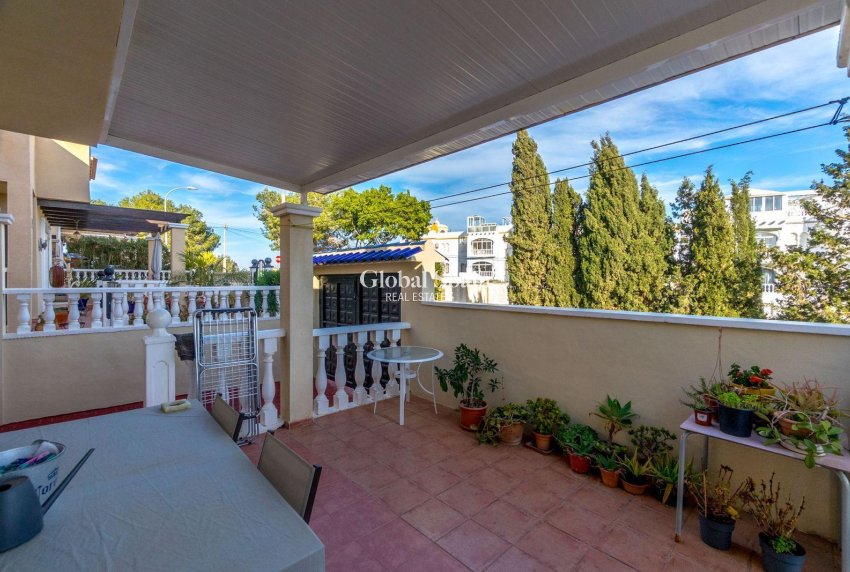 Wiederverkauf - HAUS -
ORIHUELA COSTA - Costa Blanca
