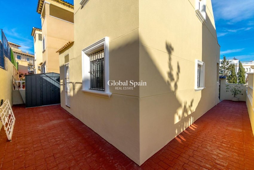 Wiederverkauf - HAUS -
ORIHUELA COSTA - Costa Blanca