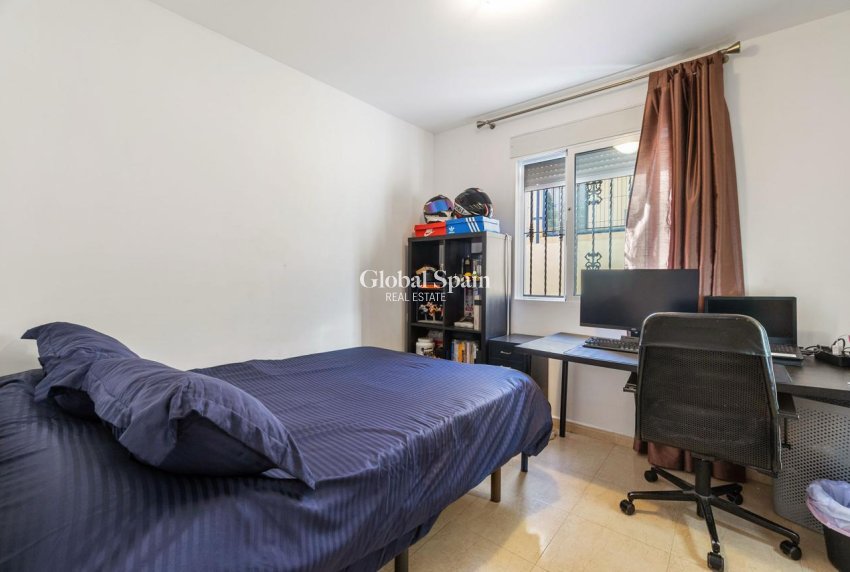 Wiederverkauf - HAUS -
ORIHUELA COSTA - Costa Blanca