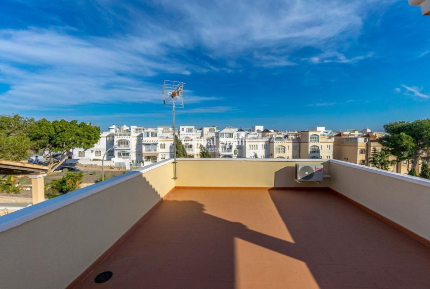 Wiederverkauf - HAUS -
ORIHUELA COSTA - Costa Blanca