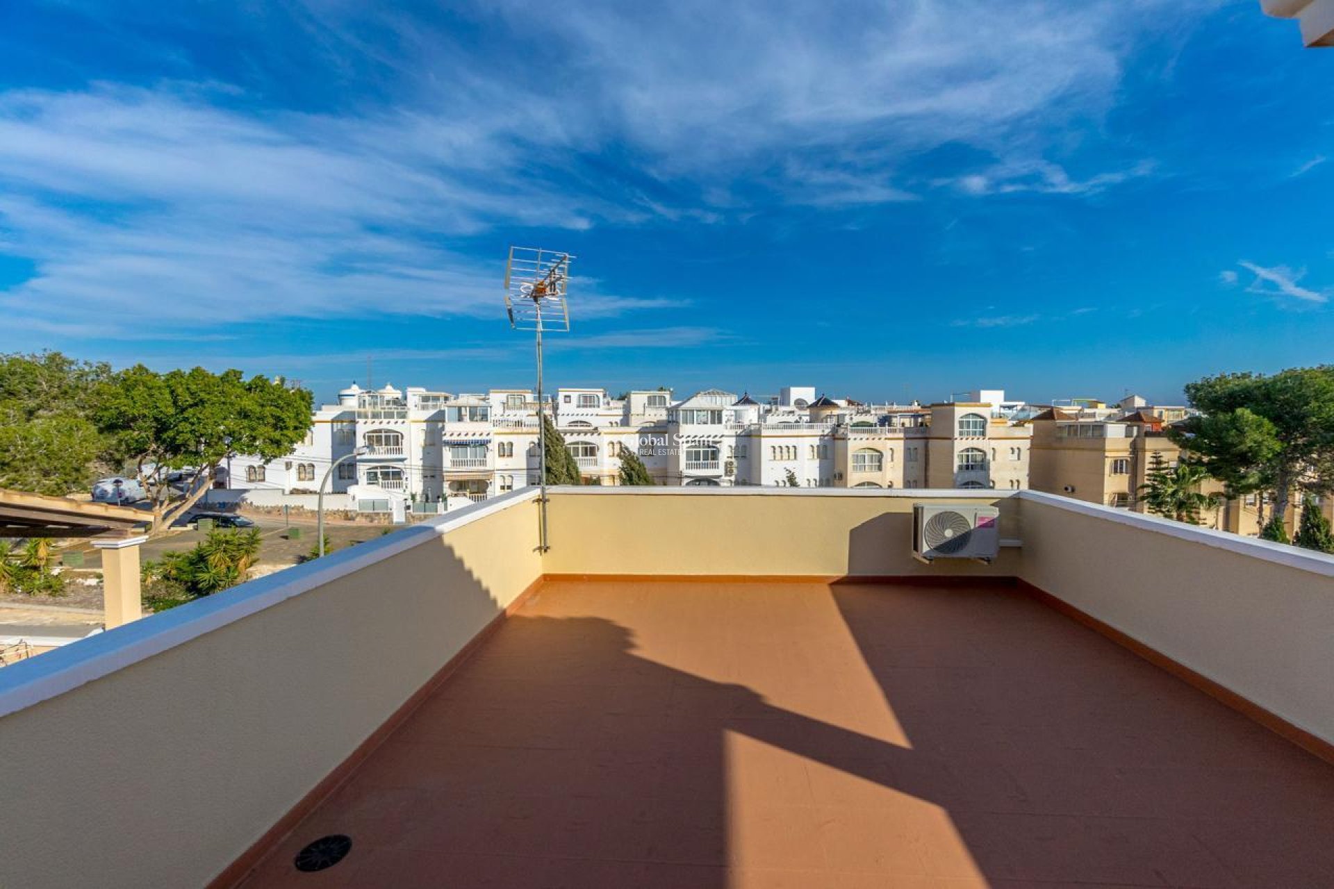 Wiederverkauf - HAUS -
ORIHUELA COSTA - Costa Blanca
