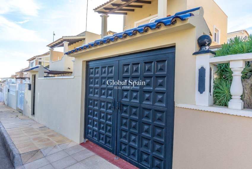 Wiederverkauf - HAUS -
ORIHUELA COSTA - Costa Blanca