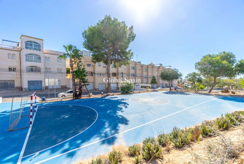 Wiederverkauf - HAUS -
ORIHUELA COSTA - Costa Blanca