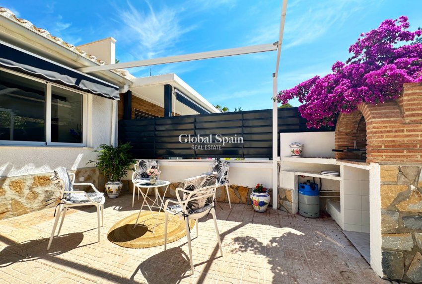 Wiederverkauf - HAUS -
ORIHUELA COSTA - Costa Blanca