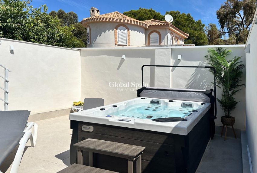 Wiederverkauf - HAUS -
ORIHUELA COSTA - Costa Blanca