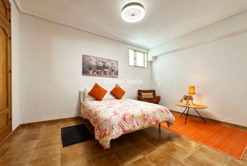 Wiederverkauf - HAUS -
ORIHUELA COSTA - Costa Blanca