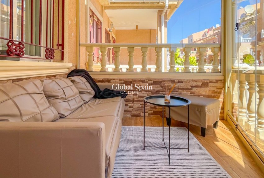 Wiederverkauf - HAUS -
ORIHUELA COSTA - Costa Blanca