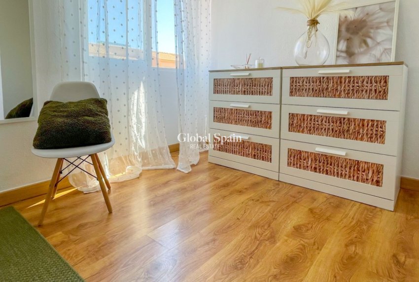 Wiederverkauf - HAUS -
ORIHUELA COSTA - Costa Blanca