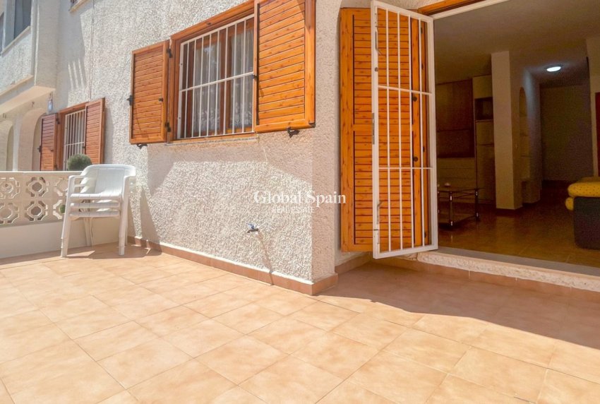 Wiederverkauf - HAUS -
ORIHUELA COSTA - Costa Blanca