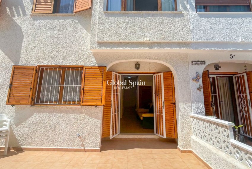 Wiederverkauf - HAUS -
ORIHUELA COSTA - Costa Blanca