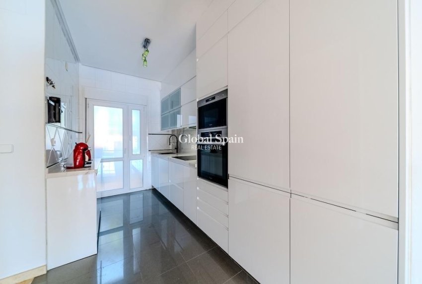 Wiederverkauf - HAUS -
ORIHUELA COSTA - Costa Blanca