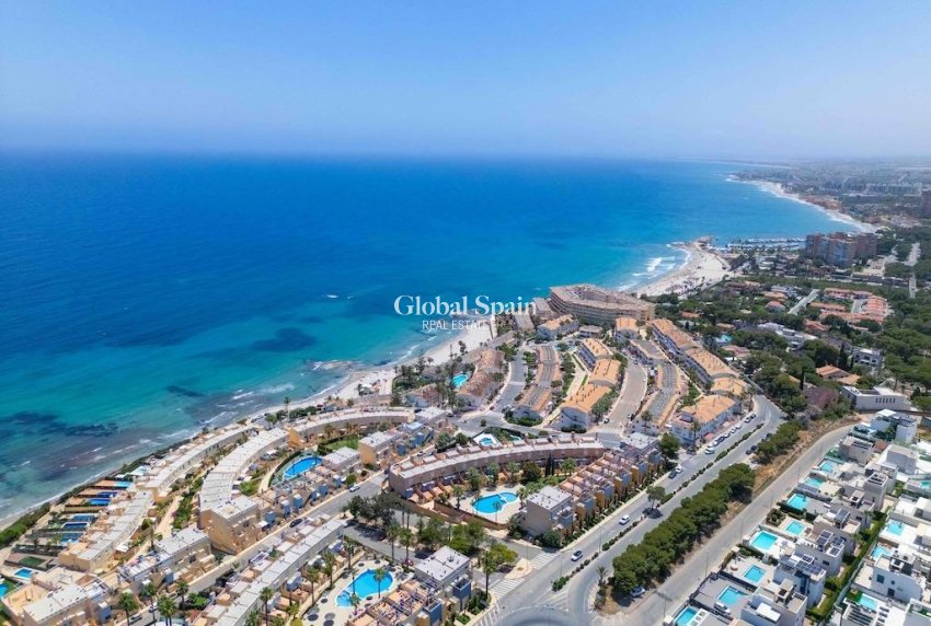 Wiederverkauf - HAUS -
ORIHUELA COSTA - Costa Blanca