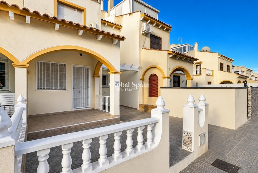 Wiederverkauf - HAUS -
ORIHUELA COSTA - Costa Blanca