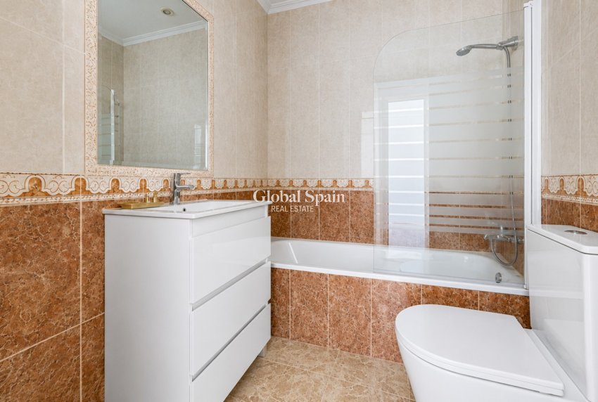 Wiederverkauf - HAUS -
ORIHUELA COSTA - Costa Blanca