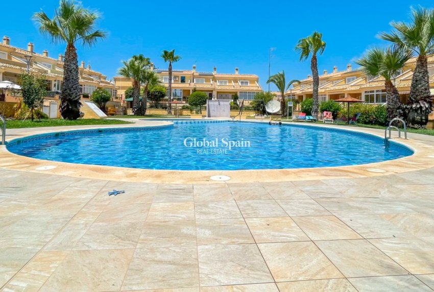 Wiederverkauf - HAUS -
ORIHUELA COSTA - Costa Blanca