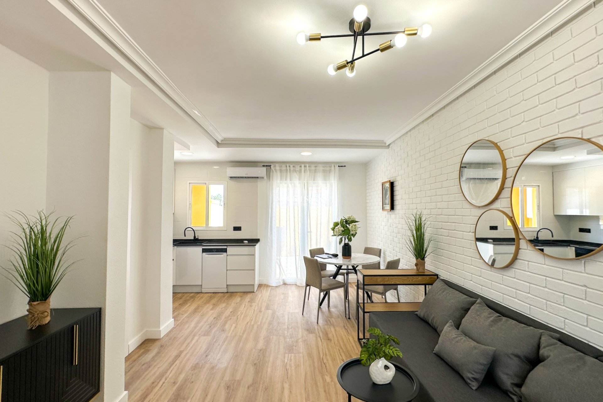 Wiederverkauf - HAUS -
ORIHUELA COSTA - Costa Blanca