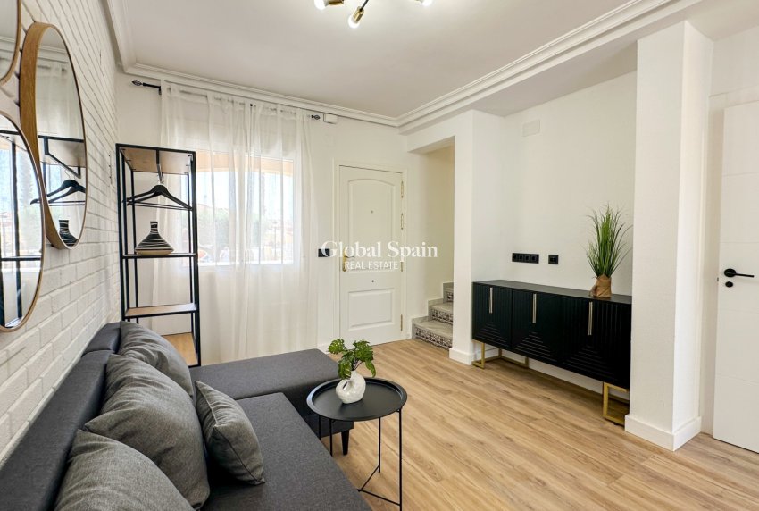 Wiederverkauf - HAUS -
ORIHUELA COSTA - Costa Blanca
