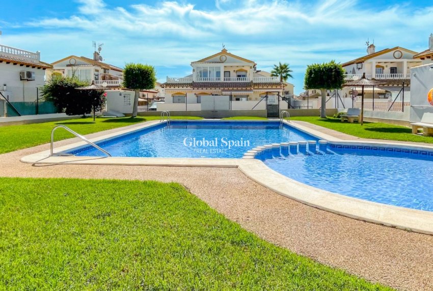 Wiederverkauf - HAUS -
ORIHUELA COSTA - Costa Blanca