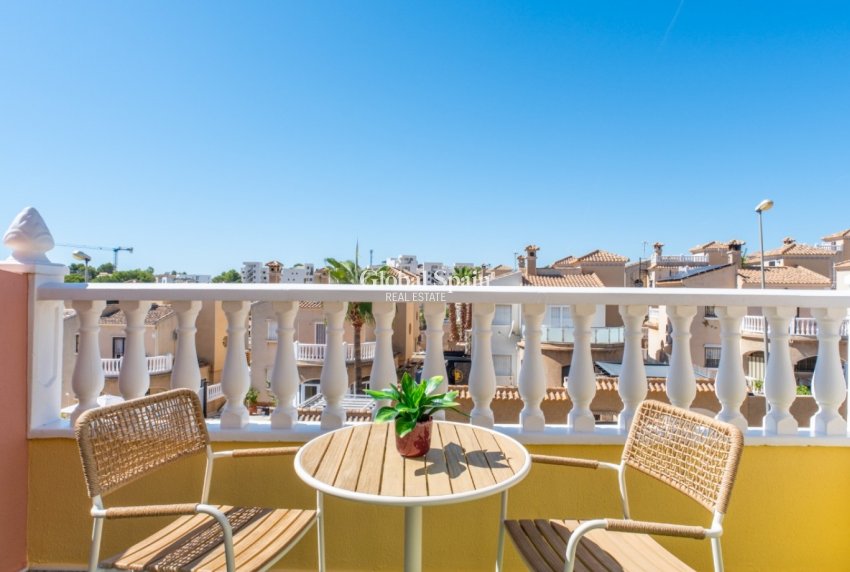 Wiederverkauf - HAUS -
ORIHUELA COSTA - Costa Blanca