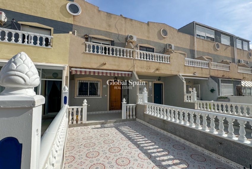 Wiederverkauf - HAUS -
ORIHUELA COSTA - Costa Blanca