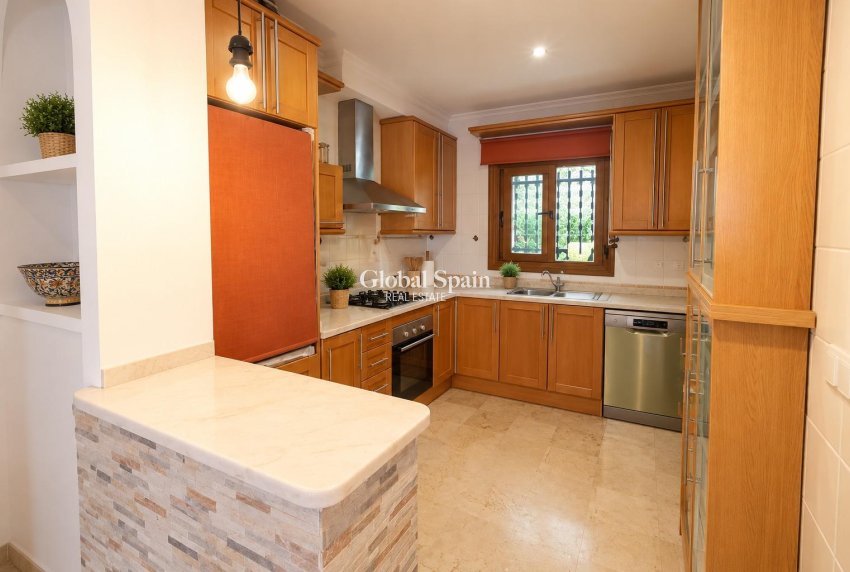 Wiederverkauf - HAUS -
ORIHUELA COSTA - Costa Blanca
