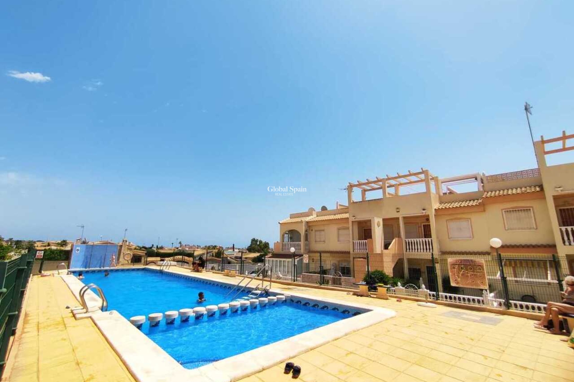 Wiederverkauf - HAUS -
ORIHUELA COSTA - Inland