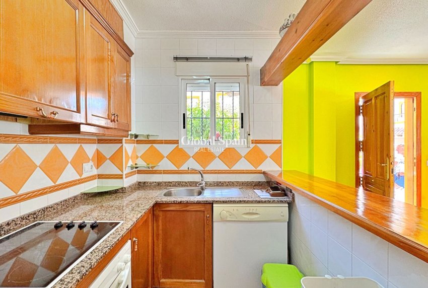 Wiederverkauf - HAUS -
ORIHUELA COSTA - La Campana