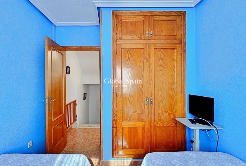 Wiederverkauf - HAUS -
ORIHUELA COSTA - La Campana