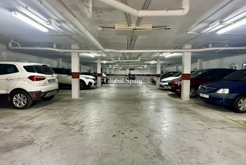 Wiederverkauf - HAUS -
ORIHUELA COSTA - La Florida