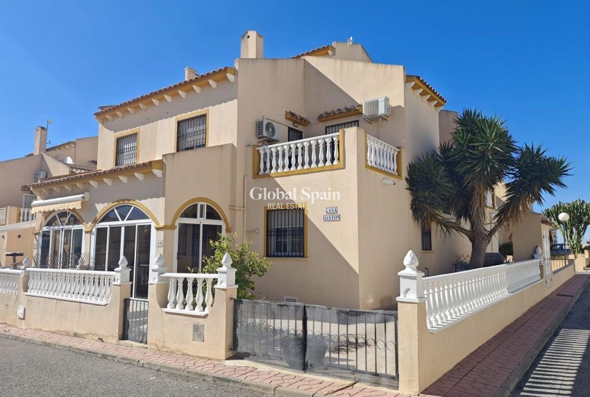 Wiederverkauf - HAUS -
ORIHUELA COSTA - La Florida