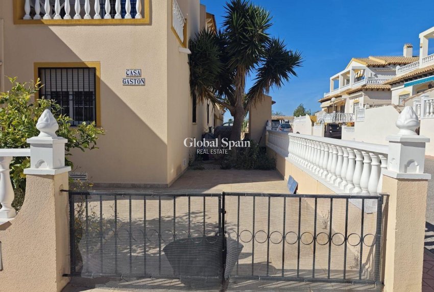 Wiederverkauf - HAUS -
ORIHUELA COSTA - La Florida