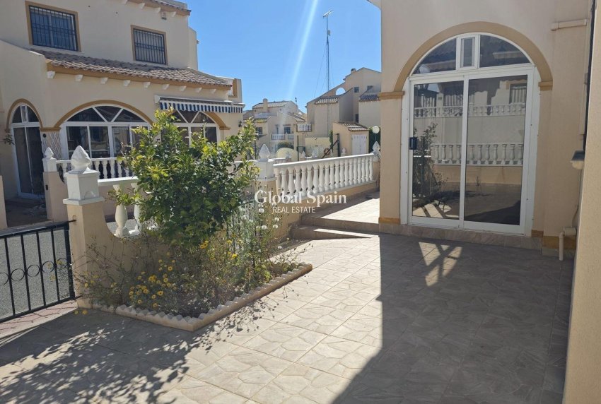 Wiederverkauf - HAUS -
ORIHUELA COSTA - La Florida