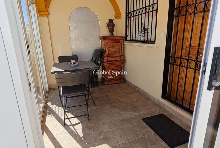 Wiederverkauf - HAUS -
ORIHUELA COSTA - La Florida