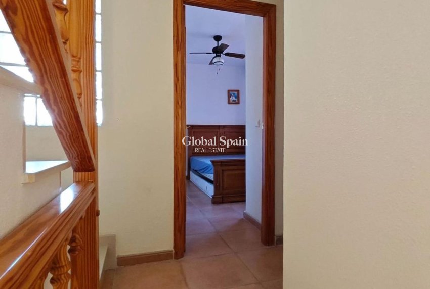 Wiederverkauf - HAUS -
ORIHUELA COSTA - La Florida