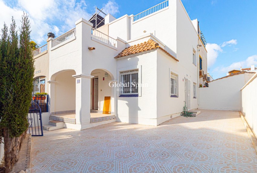 Wiederverkauf - HAUS -
ORIHUELA COSTA - La Florida