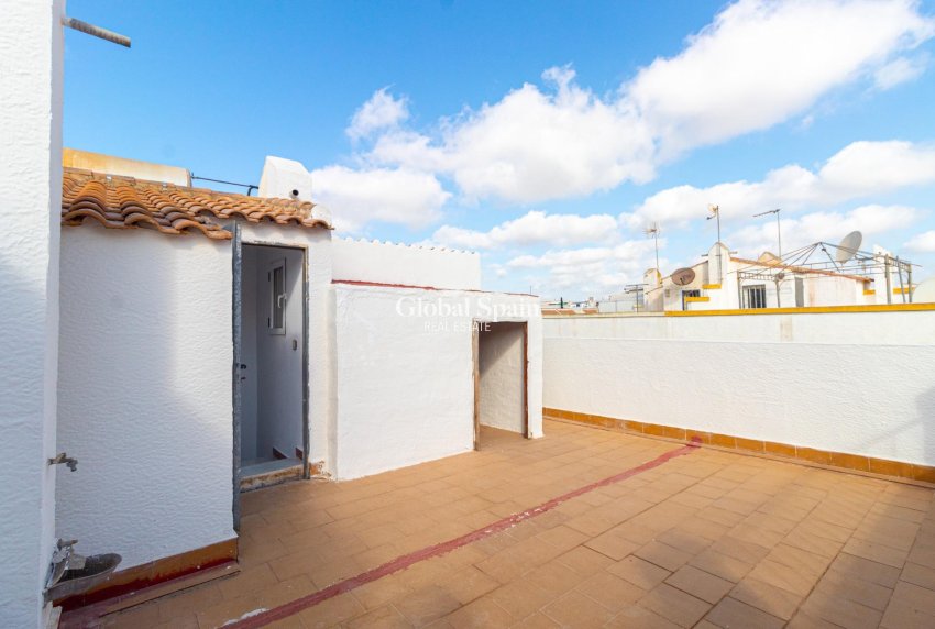 Wiederverkauf - HAUS -
ORIHUELA COSTA - La Florida
