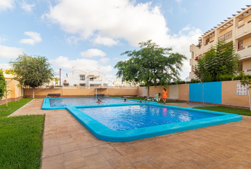 Wiederverkauf - HAUS -
ORIHUELA COSTA - La Florida