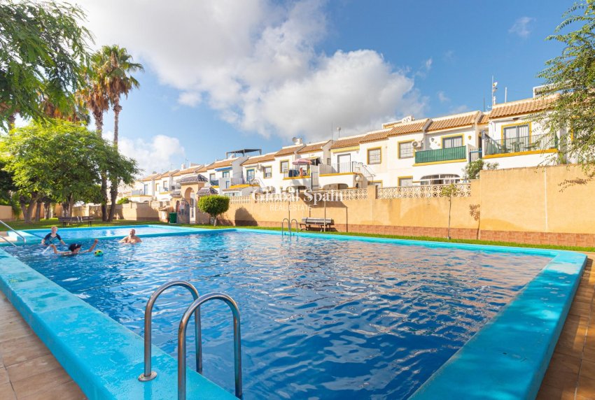 Wiederverkauf - HAUS -
ORIHUELA COSTA - La Florida