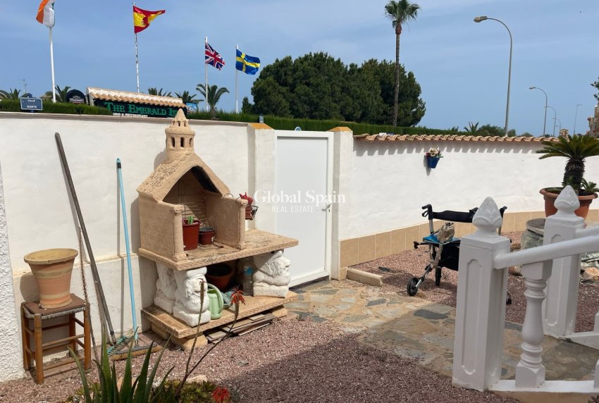 Wiederverkauf - HAUS -
ORIHUELA COSTA - La Florida