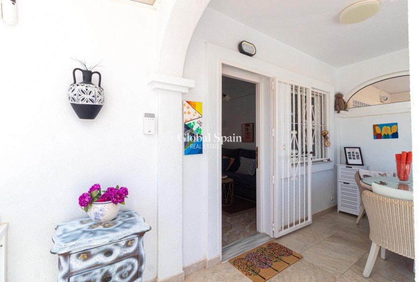 Wiederverkauf - HAUS -
ORIHUELA COSTA - La Regia