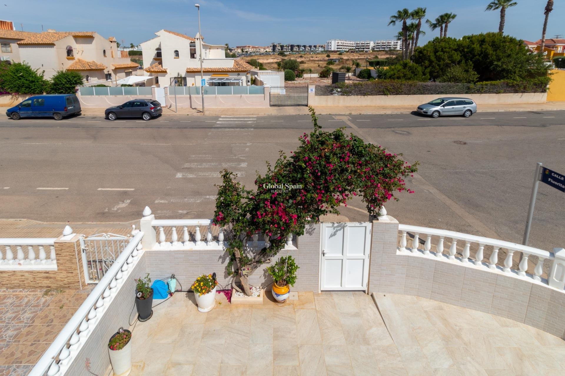 Wiederverkauf - HAUS -
ORIHUELA COSTA - La Regia