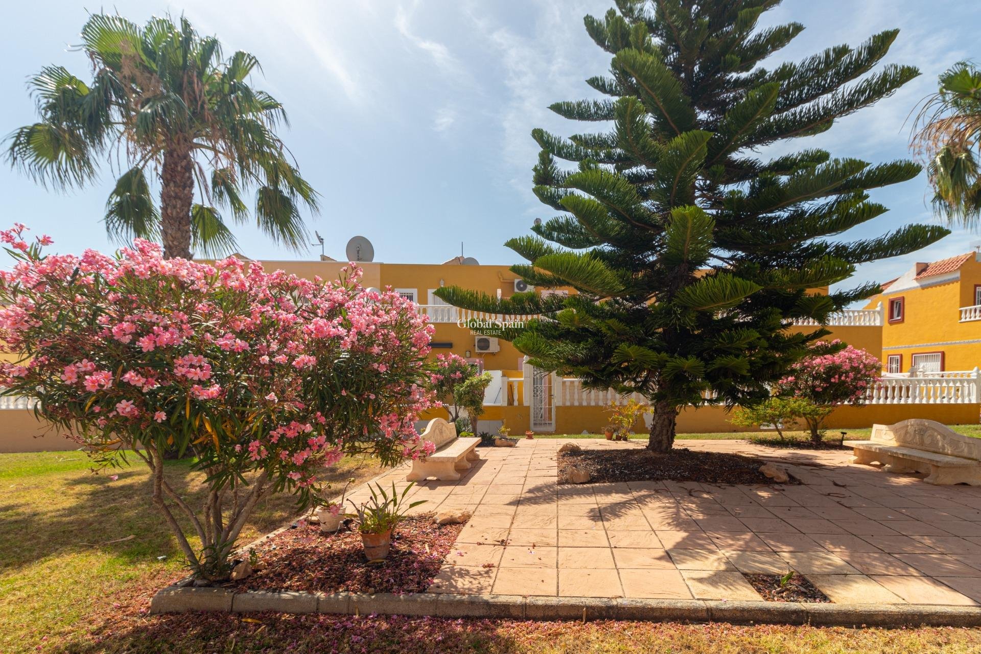 Wiederverkauf - HAUS -
ORIHUELA COSTA - La Regia