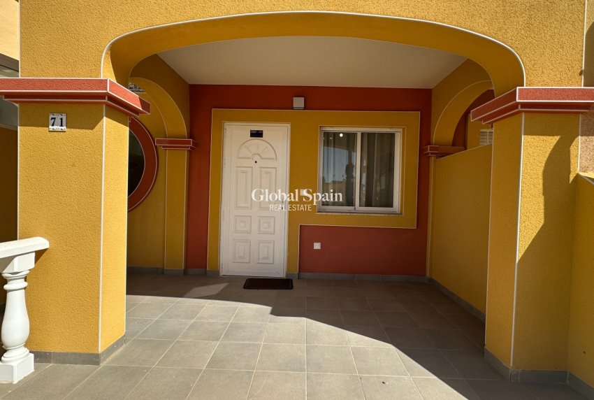 Wiederverkauf - HAUS -
ORIHUELA COSTA - La Regia