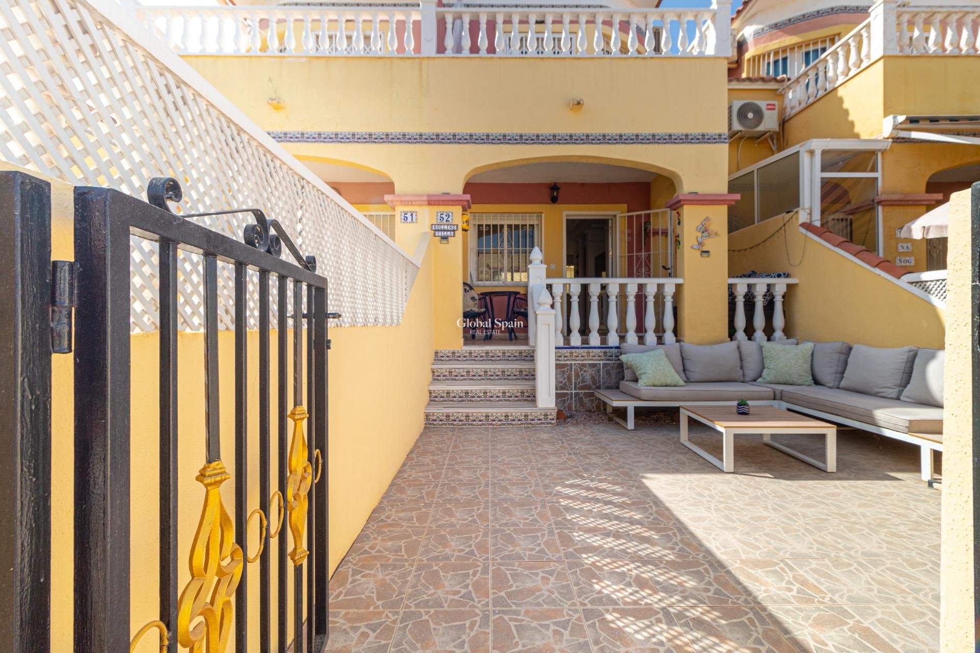 Wiederverkauf - HAUS -
ORIHUELA COSTA - La Regia