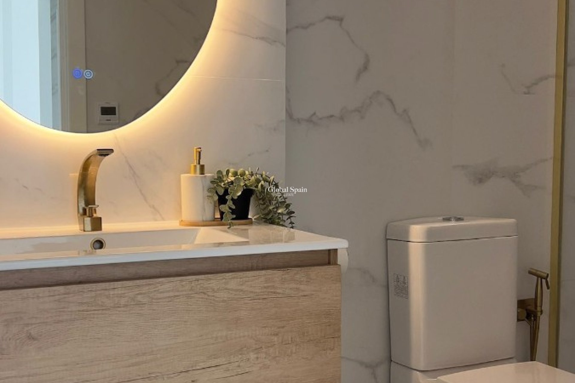 Wiederverkauf - HAUS -
ORIHUELA COSTA - La Zenia