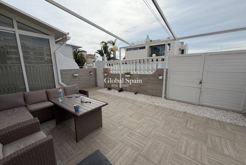 Wiederverkauf - HAUS -
ORIHUELA COSTA - La Zenia