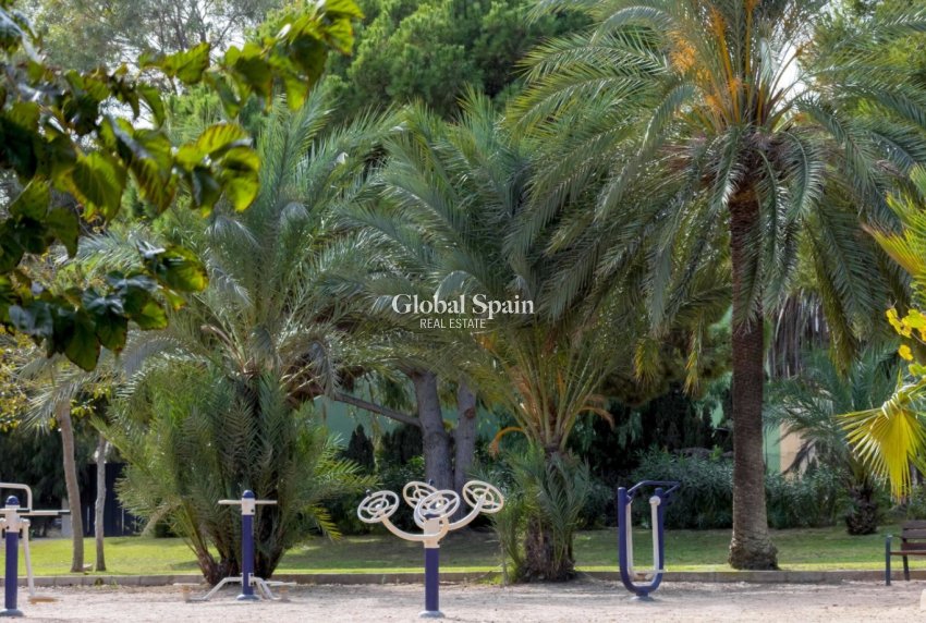 Wiederverkauf - HAUS -
ORIHUELA COSTA - La Zenia