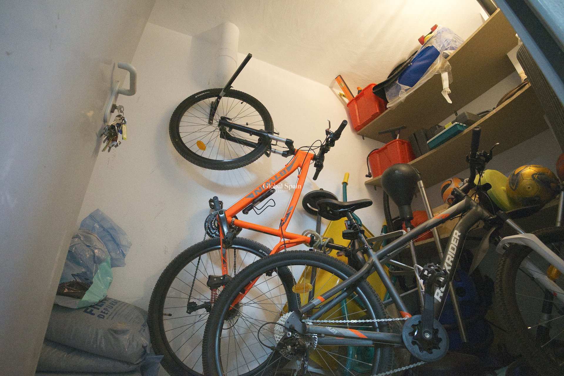 Wiederverkauf - HAUS -
ORIHUELA COSTA - La Zenia