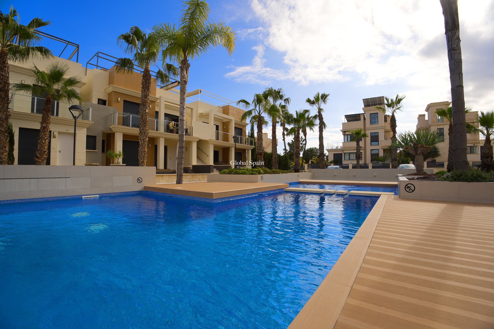 Wiederverkauf - HAUS -
ORIHUELA COSTA - La Zenia