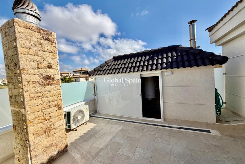 Wiederverkauf - HAUS -
ORIHUELA COSTA - La Zenia